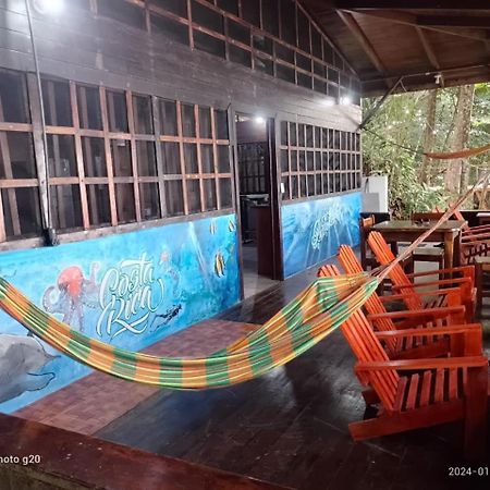 Pirate Drake Beach Hostel & Tour Company Drakes Bay المظهر الخارجي الصورة